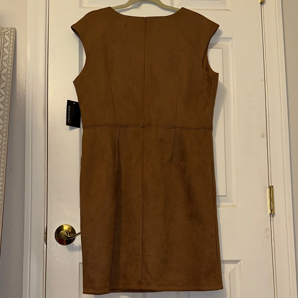Stella & Julie - Sleeveless Midi Shift Dress in Rich Brown Suede - Picture 6 of 7